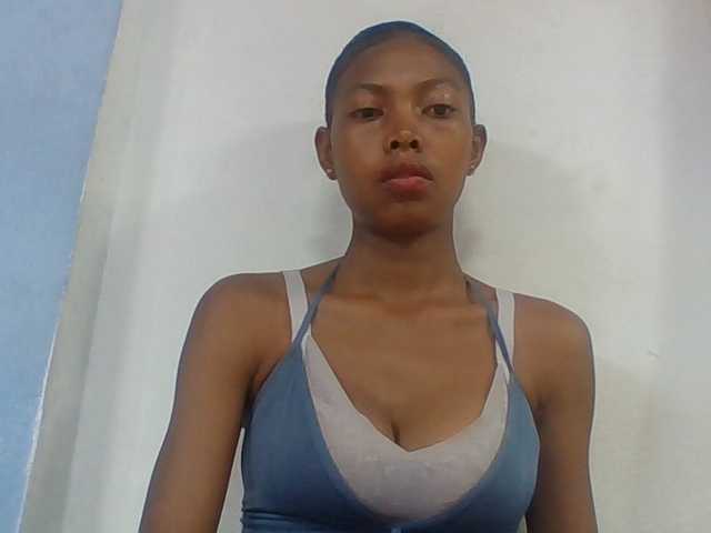 Layah7 live cam on BongaCams