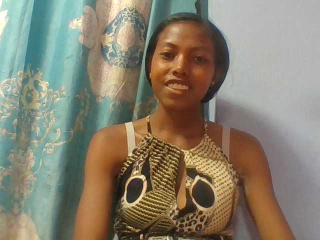 Layah7 live cam on BongaCams