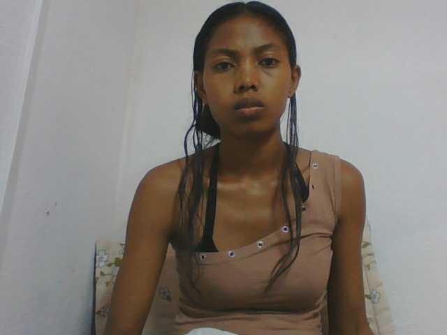 Layah7 live cam on BongaCams