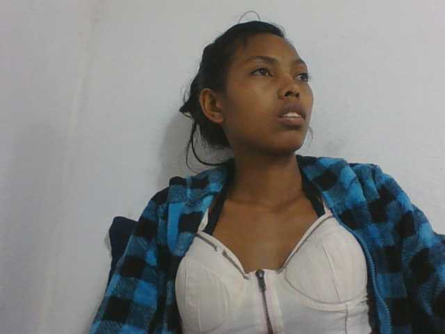 Layah7 live cam on BongaCams