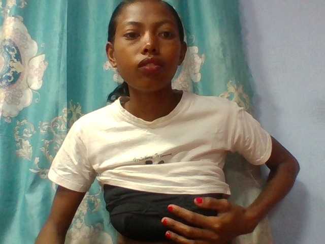 Layah7 live cam on BongaCams
