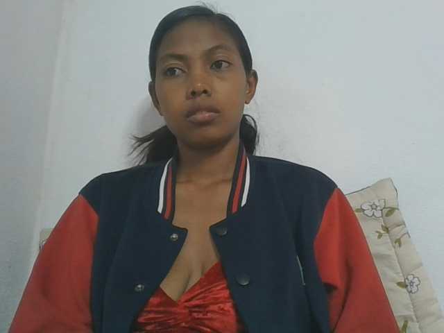 Layah7 live cam on BongaCams