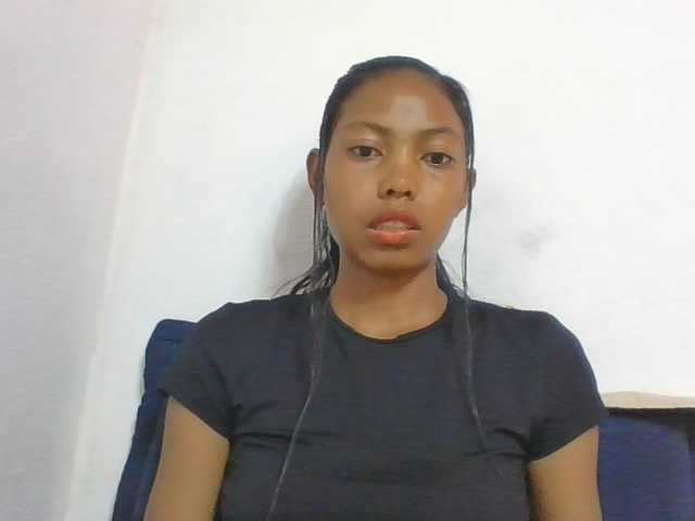 le modèle Layah7 est en webcam porno dans un show sur le site bongacams, il possède les tags suivants: Ebony,Brunette,Shaved