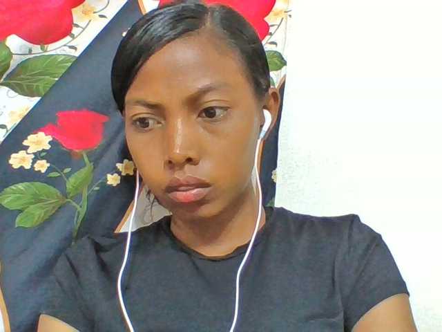 Layah7 live cam on BongaCams