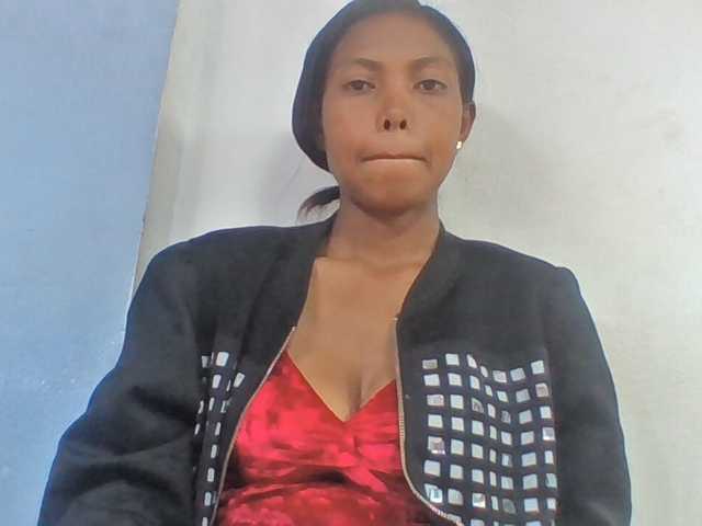 Layah7 live webcam show