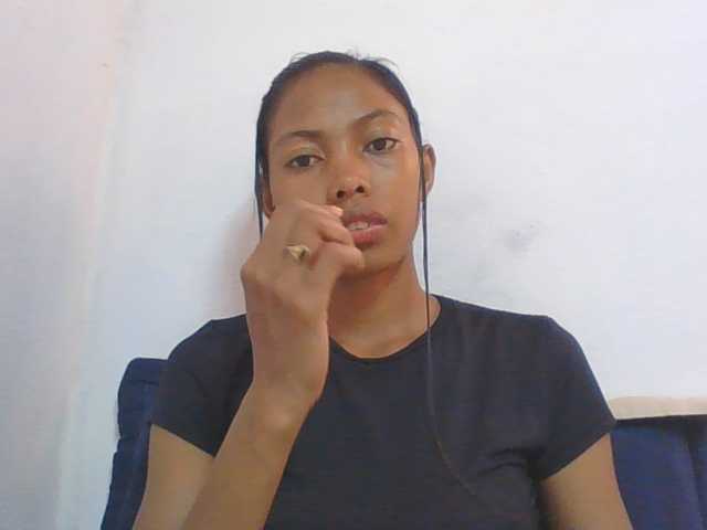 Layah7 live cam on BongaCams