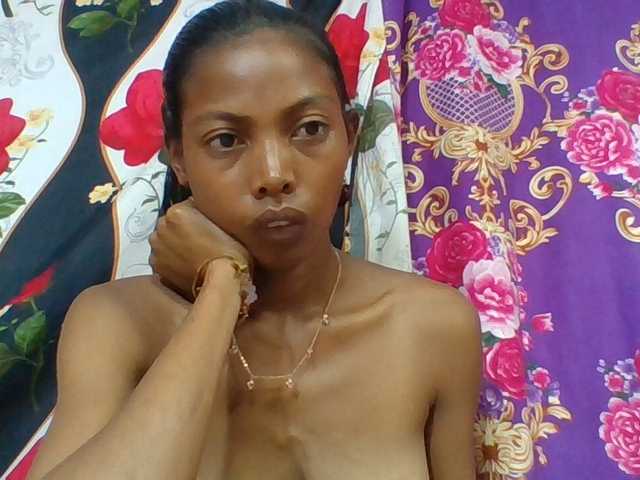 Layah7 live cam on BongaCams
