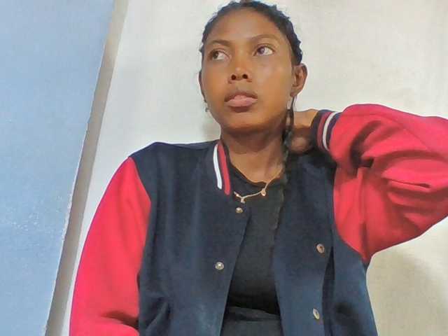 Layah7 live cam on BongaCams