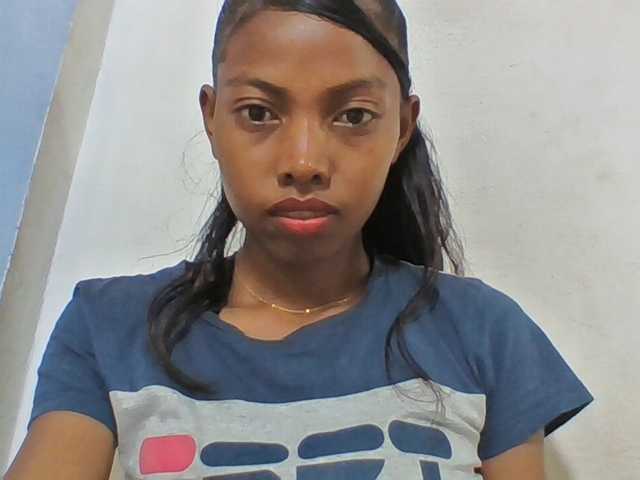 Layah7 live cam on BongaCams