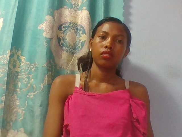 Layah7 live cam on BongaCams
