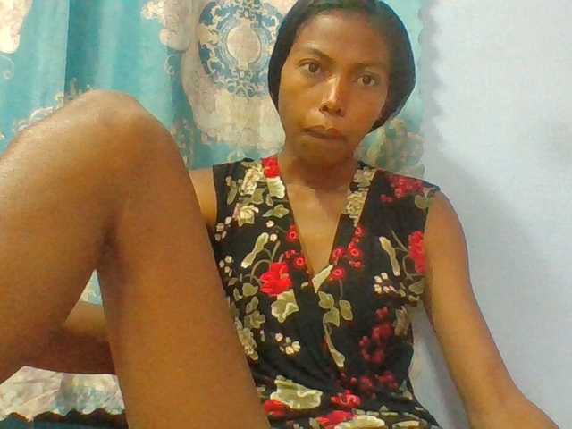 Layah7 live webcam show
