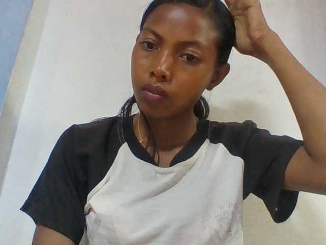 Layah7 live cam on BongaCams