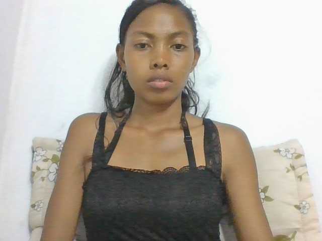 Layah7 live cam on BongaCams
