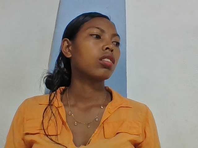 Layah7 live cam on BongaCams