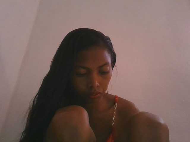 Layah7, live now on BongaCams