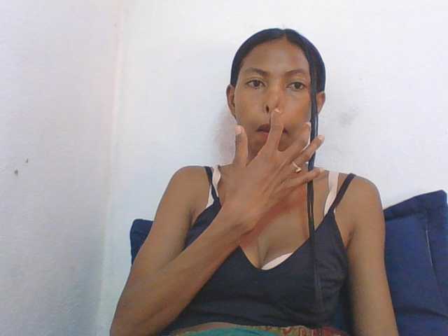 Layah7 live cam on BongaCams