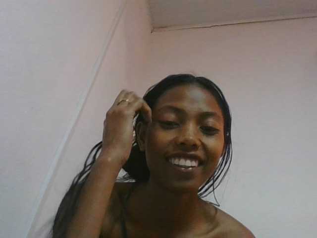 Layah7 live cam on BongaCams
