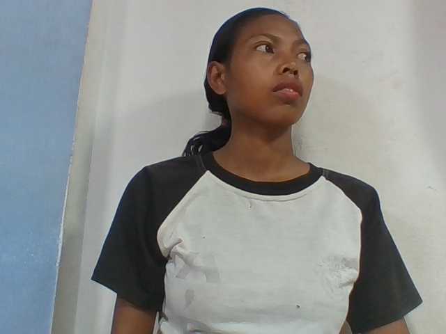 Layah7 live cam on BongaCams