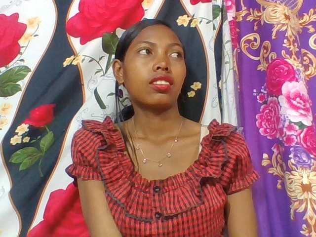 Layah7 live cam on BongaCams