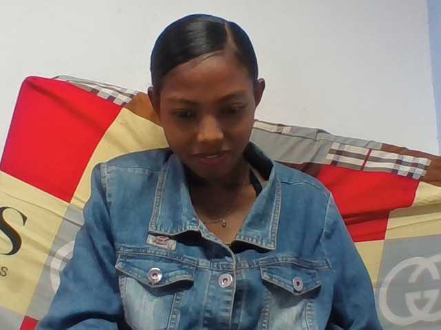 Layah7 live cam on BongaCams