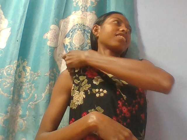 Layah7 live cam on BongaCams