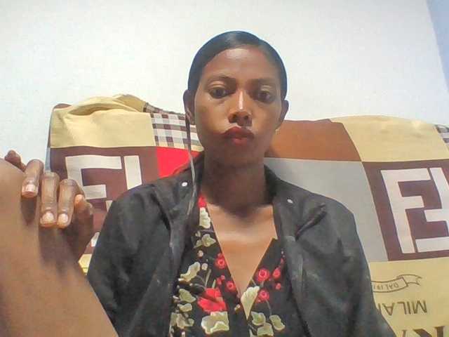 Layah7 live webcam show