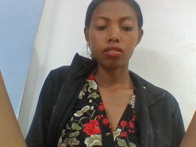 Layah7 live webcam show