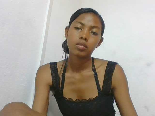 Layah7 live cam on BongaCams