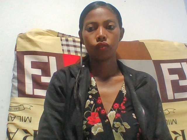 Layah7 live webcam show