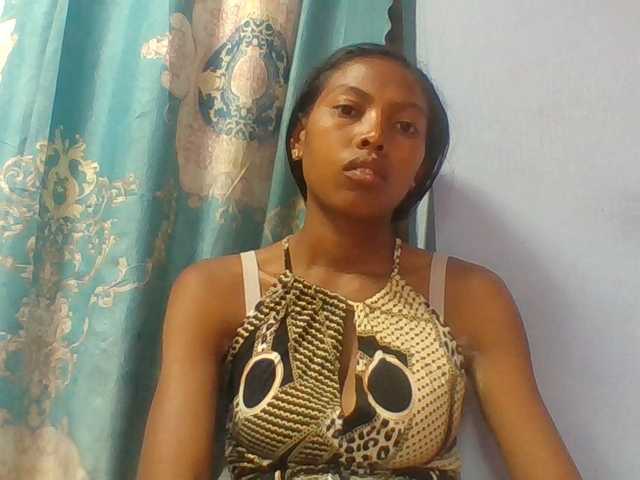 Layah7 live webcam show