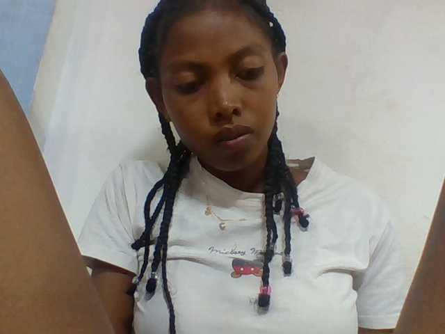 Layah7 live webcam show