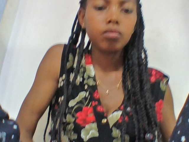 Layah7 live cam on BongaCams