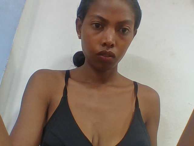 Layah7 live webcam show