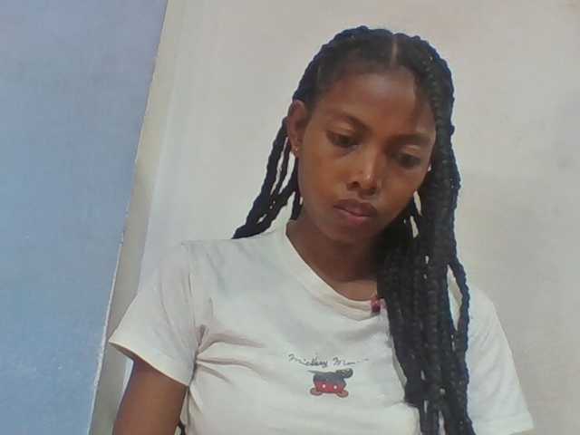Layah7 live webcam show
