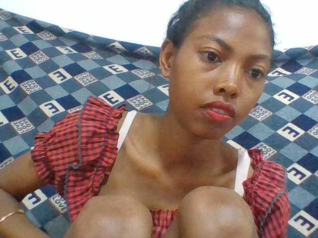 Layah7 live cam on BongaCams