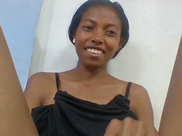 Layah7 live webcam show