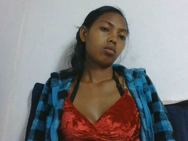 Layah7 in webcam