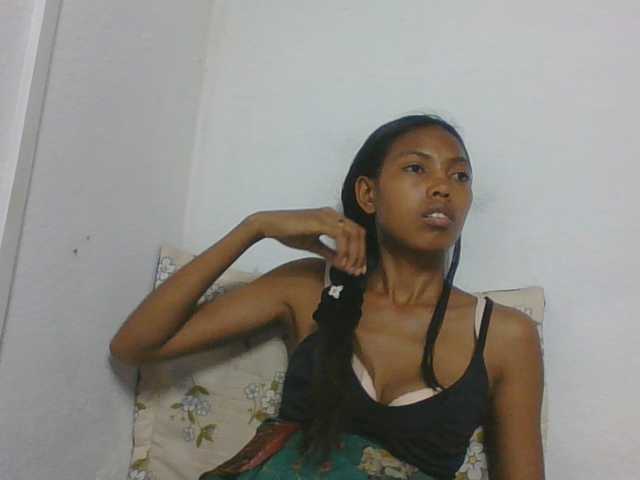 Layah7 live cam on BongaCams