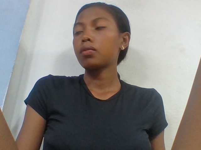Layah7 live webcam show