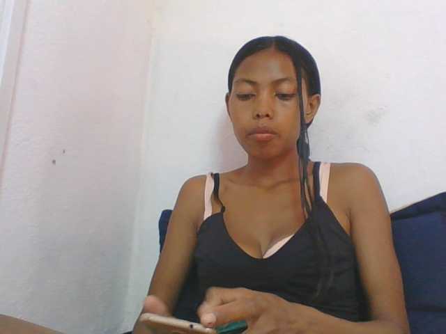 Layah7 live cam on BongaCams
