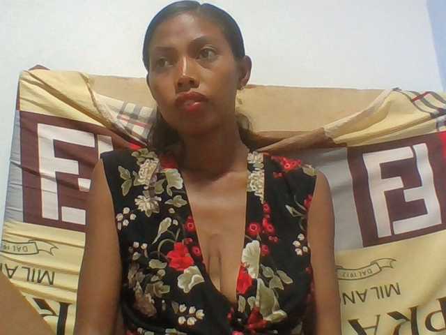 Layah7 live webcam show