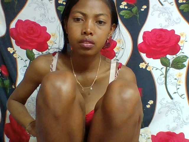 Layah7 live cam on BongaCams