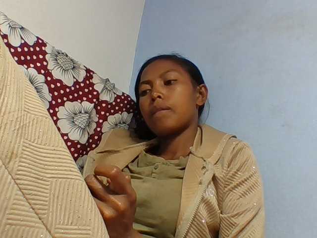 Layah7 live cam preview