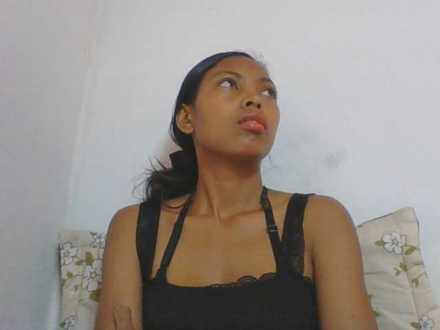 Layah7 live cam on BongaCams