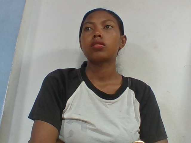 Layah7 live cam on BongaCams