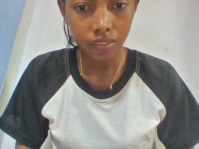 Layah7 live cam on BongaCams