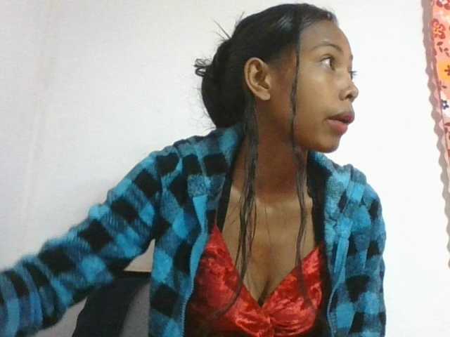 Layah7 live cam on BongaCams
