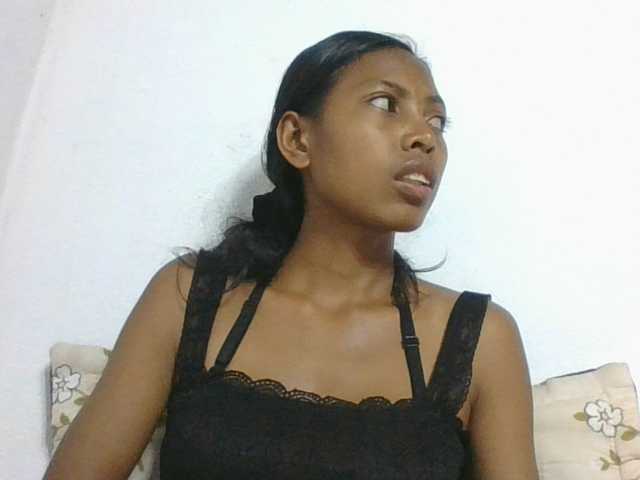 Layah7 live cam on BongaCams
