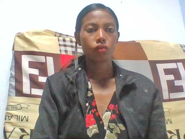 Layah7 live webcam show