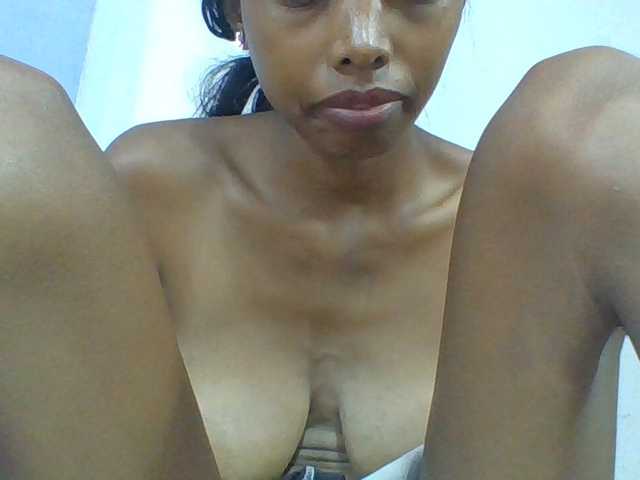 Layah7 live cam on BongaCams